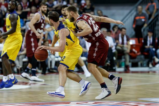 足坛长期立 足坛长期立